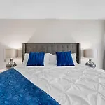 Lovely 1-Bedroom Condo